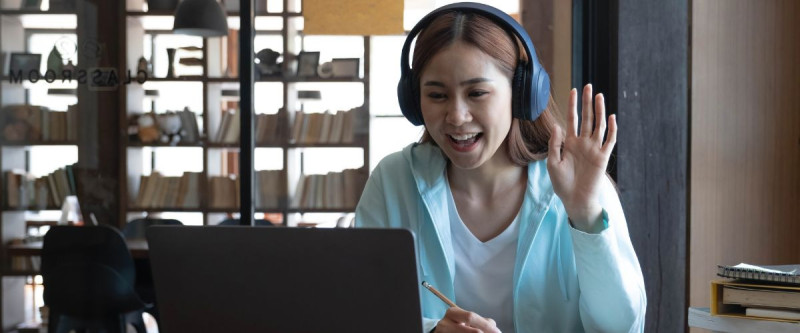 5 Key Advantages of Learning French Online